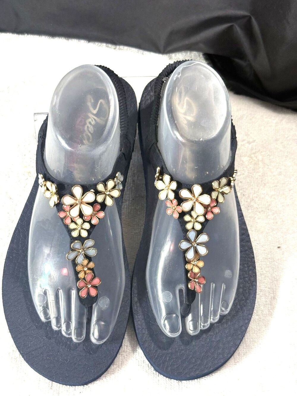 Navy Blue Skechers Women's Meditation-Glass Daisy Flip-Flop sandals  Sz 8.5